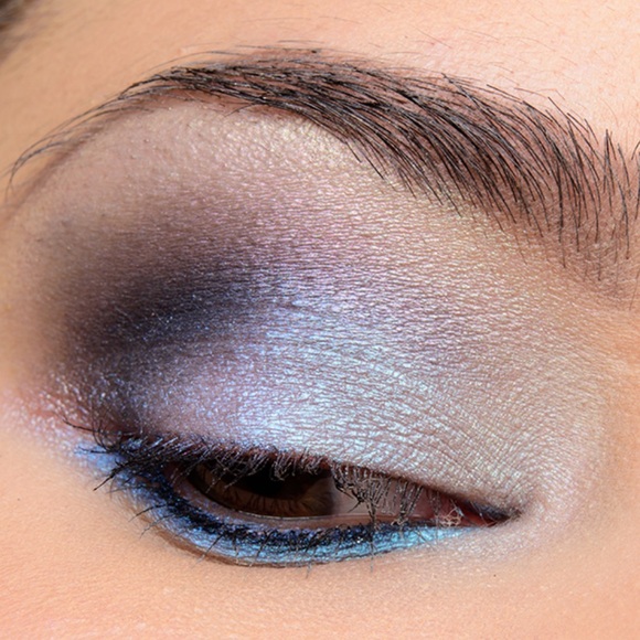 KVD alchemist Holographic Palette. - Picture 2 of 12